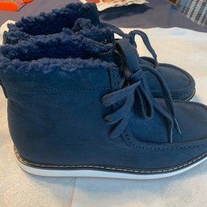 NWOT Gap boys soft tie up boots